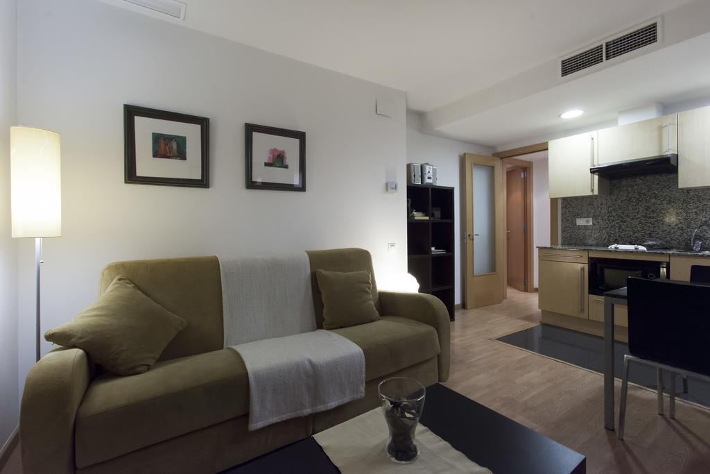 Apartaments Travessera-Parc Gueell Барселона Экстерьер фото