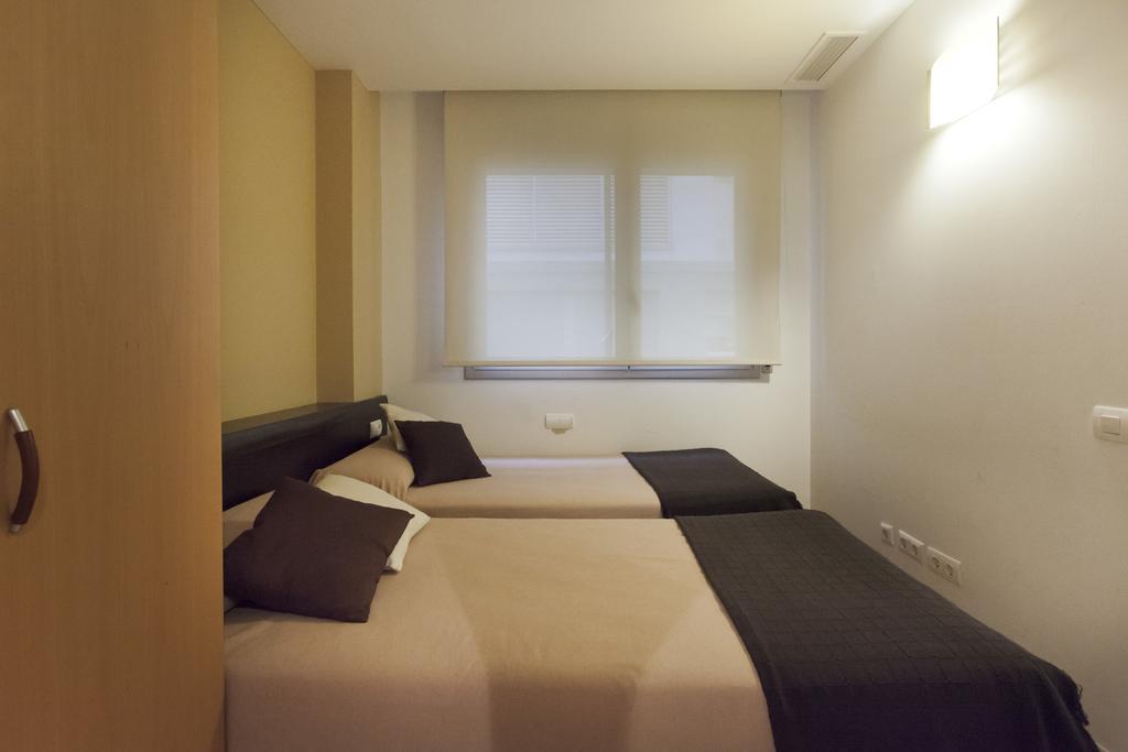 Apartaments Travessera-Parc Gueell Барселона Экстерьер фото