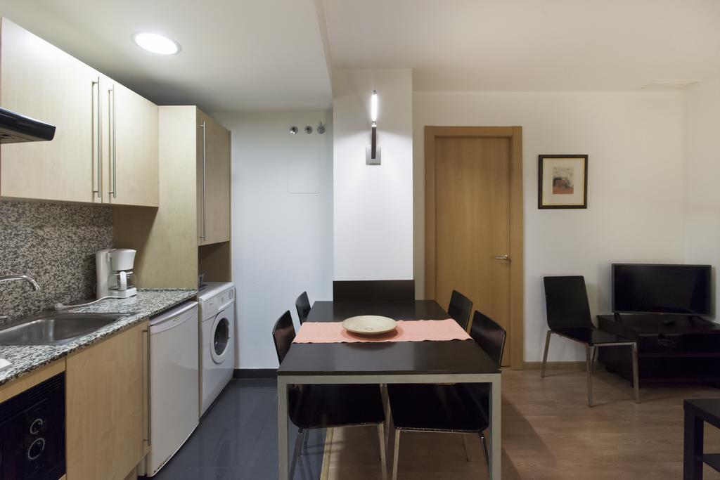 Apartaments Travessera-Parc Gueell Барселона Экстерьер фото