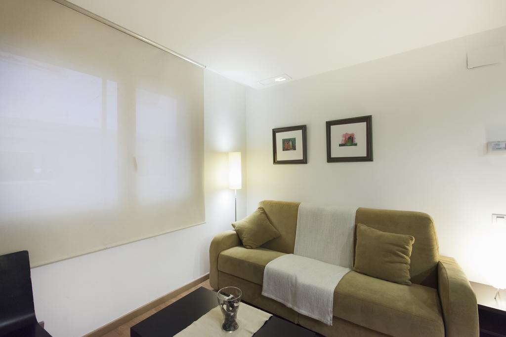 Apartaments Travessera-Parc Gueell Барселона Экстерьер фото