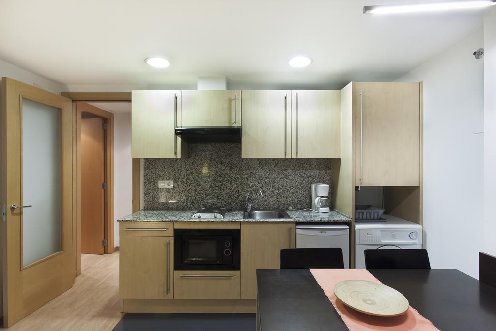 Apartaments Travessera-Parc Gueell Барселона Экстерьер фото