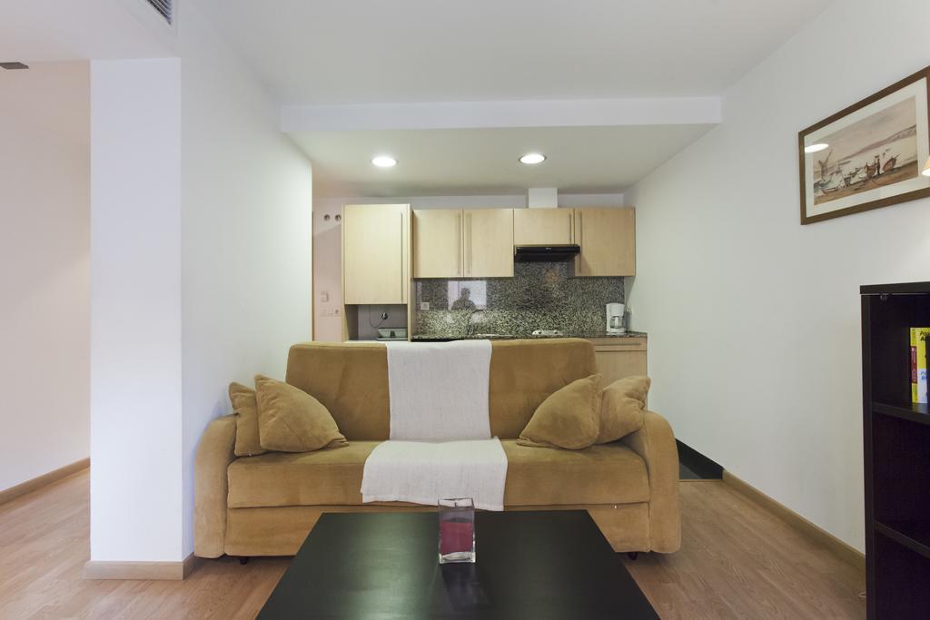 Apartaments Travessera-Parc Gueell Барселона Экстерьер фото