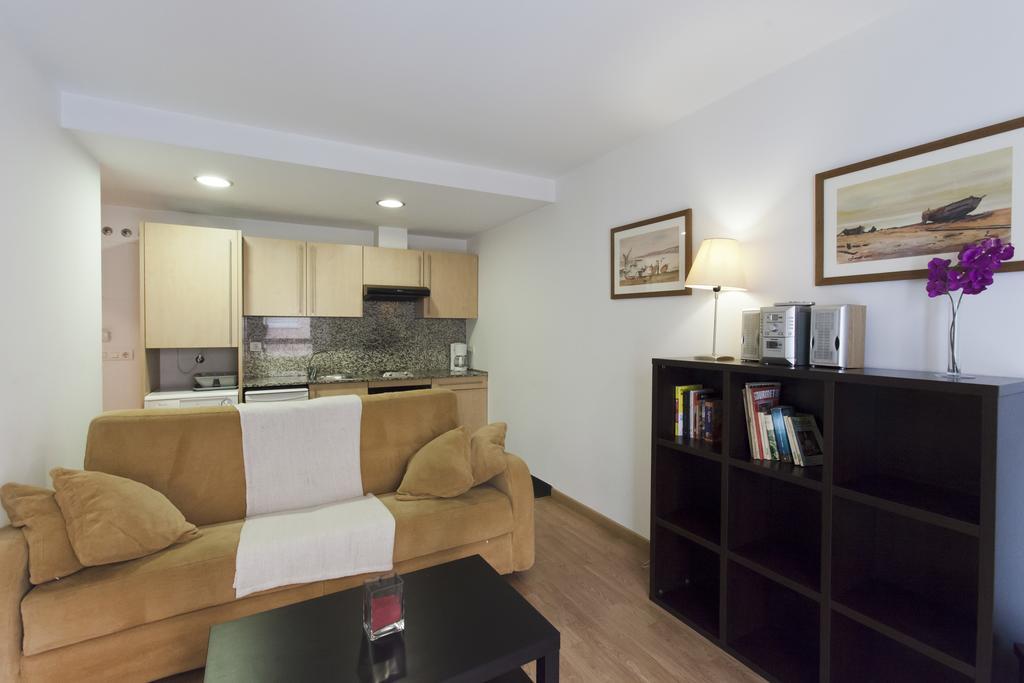 Apartaments Travessera-Parc Gueell Барселона Экстерьер фото