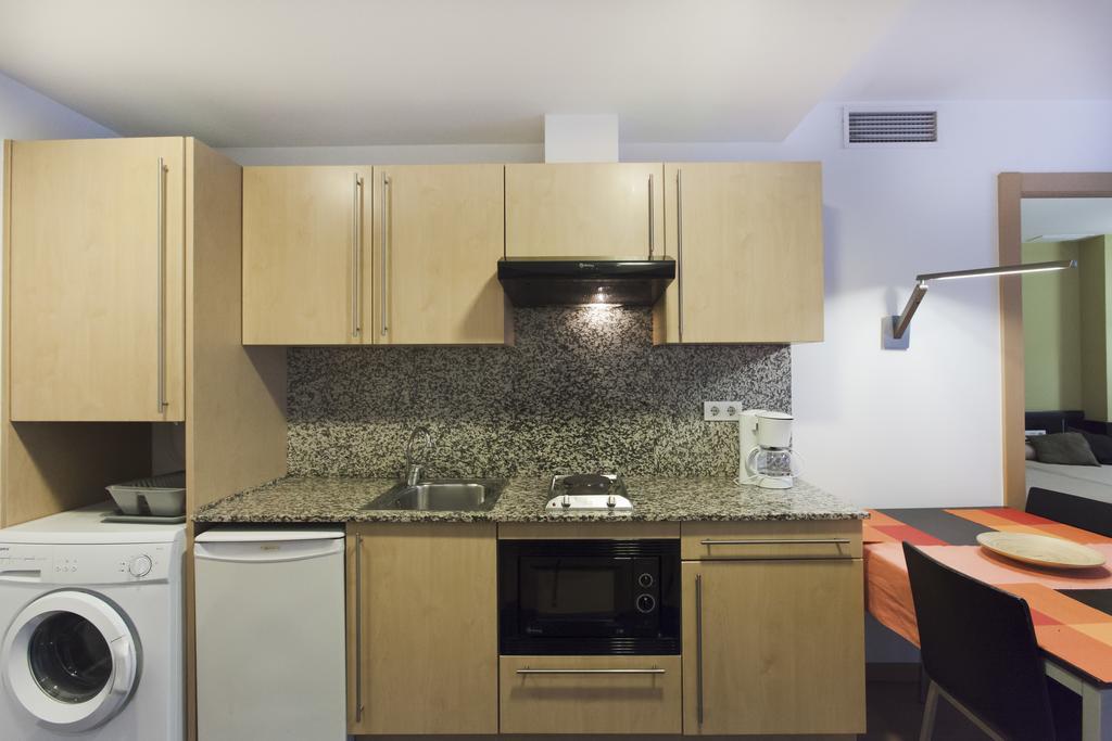 Apartaments Travessera-Parc Gueell Барселона Экстерьер фото